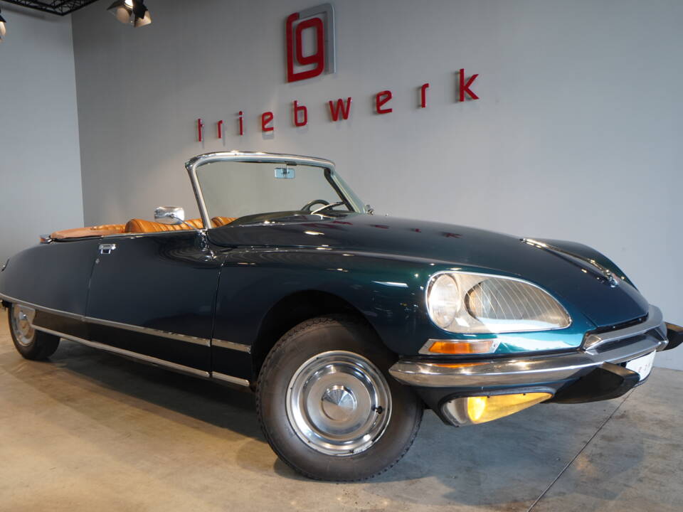 Image 1/21 of Citroën DS 20 (1972)