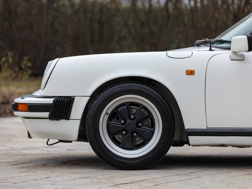 Afbeelding 13/45 van Porsche 911 Carrera 3.2 (WTL) (1988)