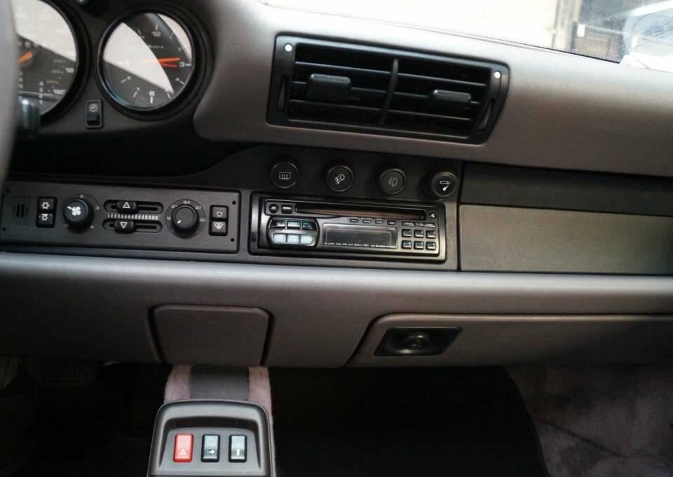 Image 15/50 de Porsche 911 Carrera (1995)