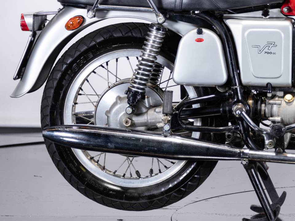 Image 16/50 of Moto Guzzi DUMMY (1969)