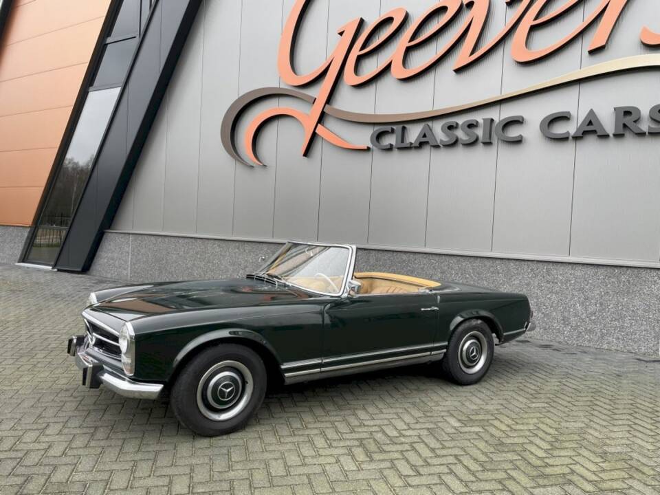 Image 2/36 of Mercedes-Benz 230 SL (1966)