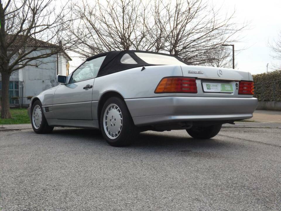 Image 36/50 of Mercedes-Benz 500 SL (1991)