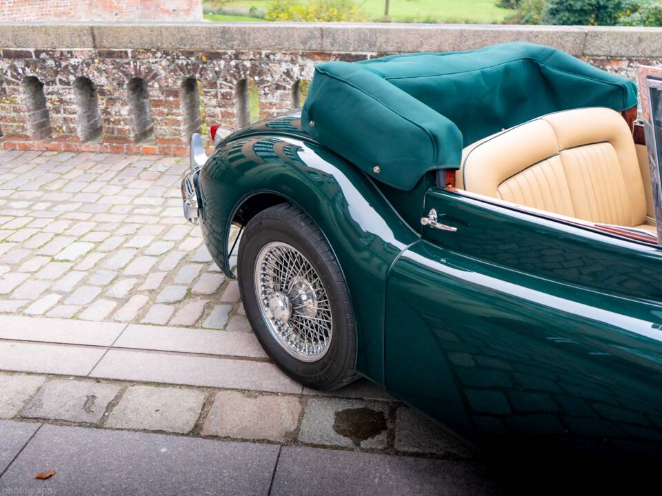 Image 20/29 de Jaguar XK 140 DHC (1955)