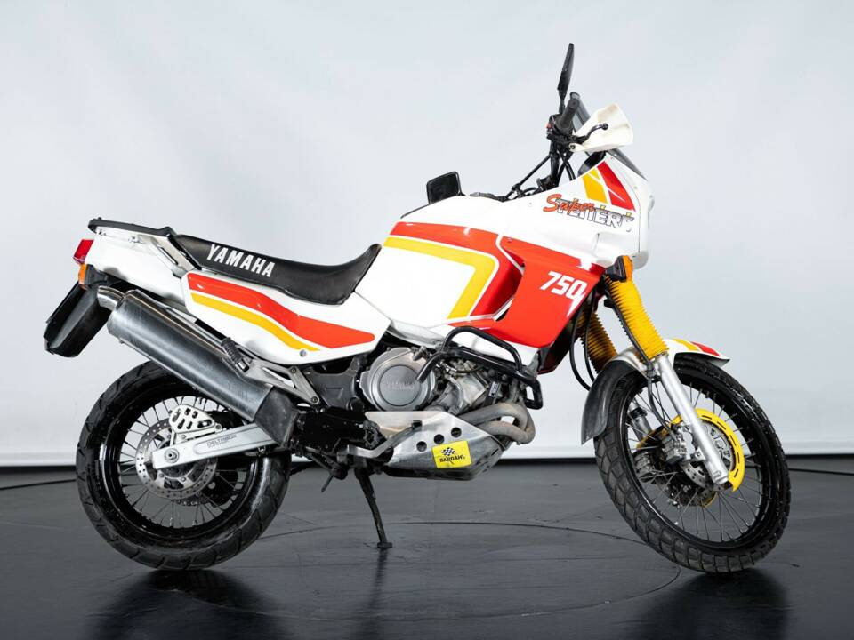 Image 5/35 of Yamaha DUMMY (1989)