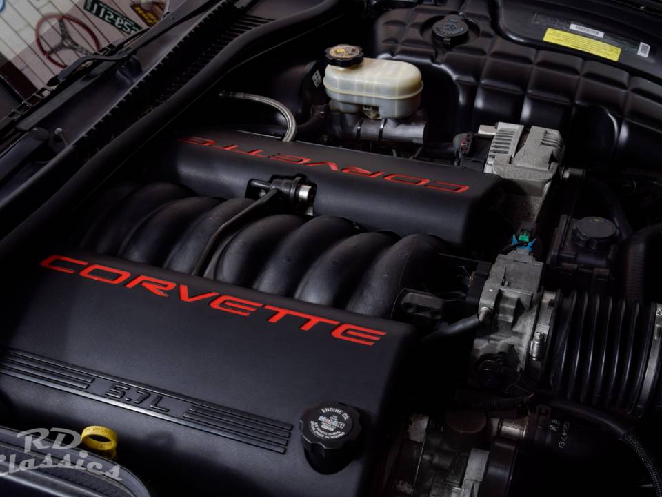 Image 32/50 of Chevrolet Corvette (2000)