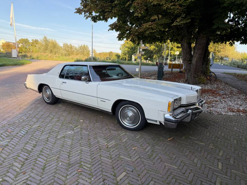 Bild 1/21 von Oldsmobile Toronado Brougham (1973)