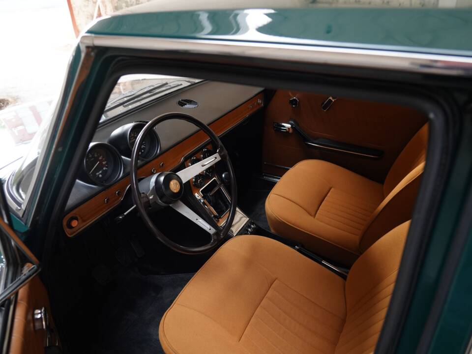 Image 21/83 of Alfa Romeo 1750 Berlina (1970)