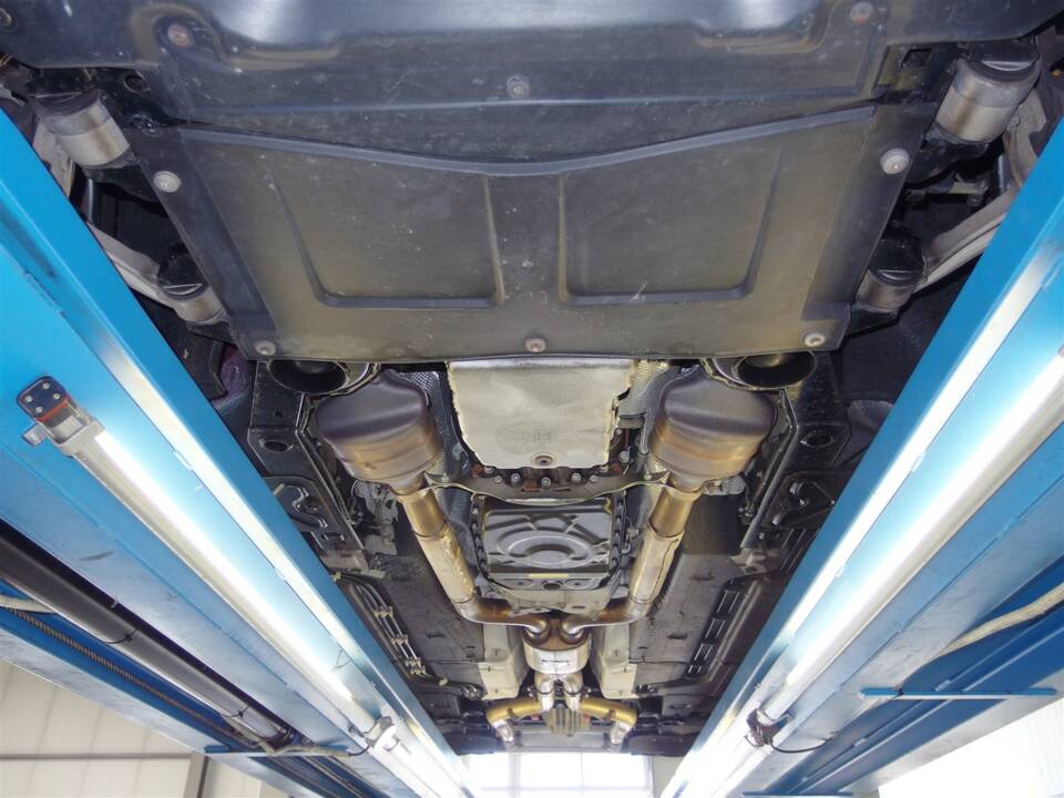 Image 91/98 of Maserati GranTurismo 4.2 (2008)