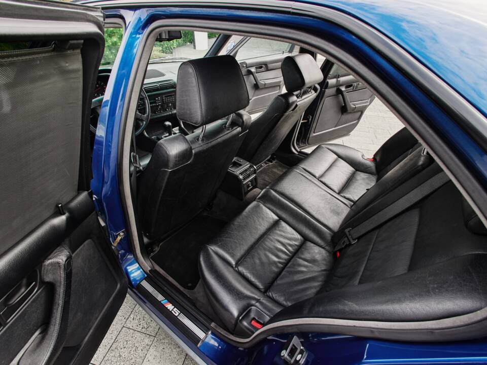 Immagine 67/74 di BMW M5 (1992)