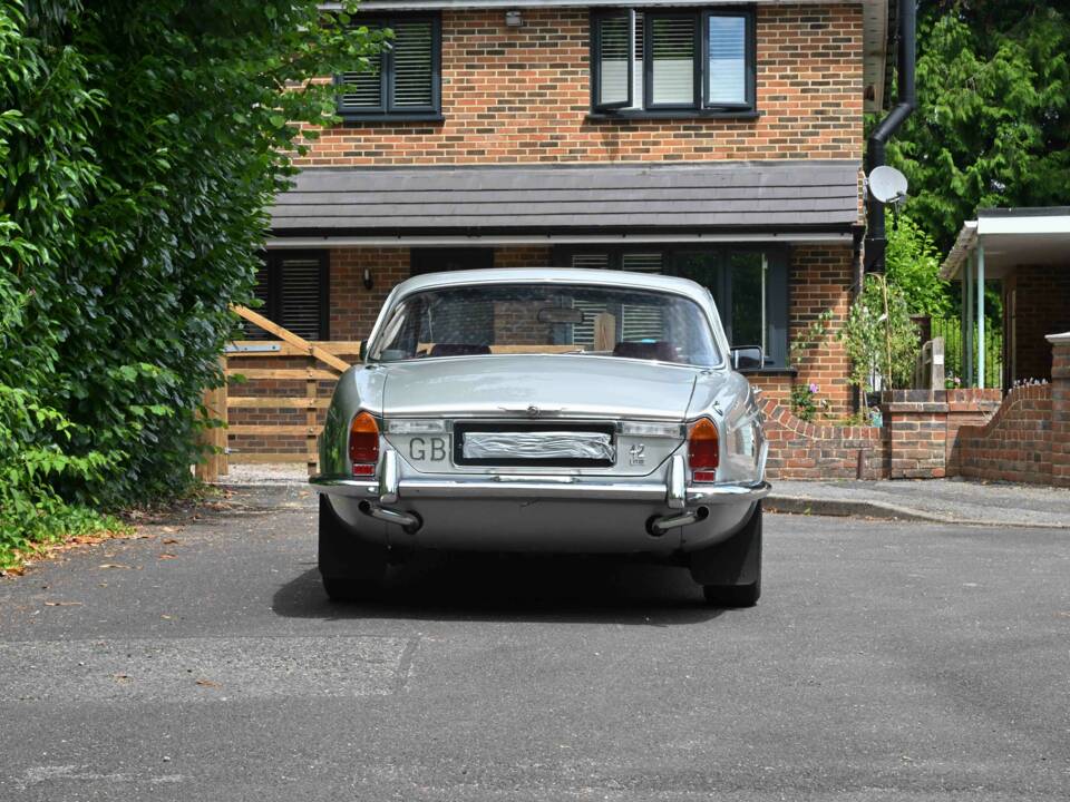 Image 25/50 of Jaguar XJ 6 4.2 (1971)