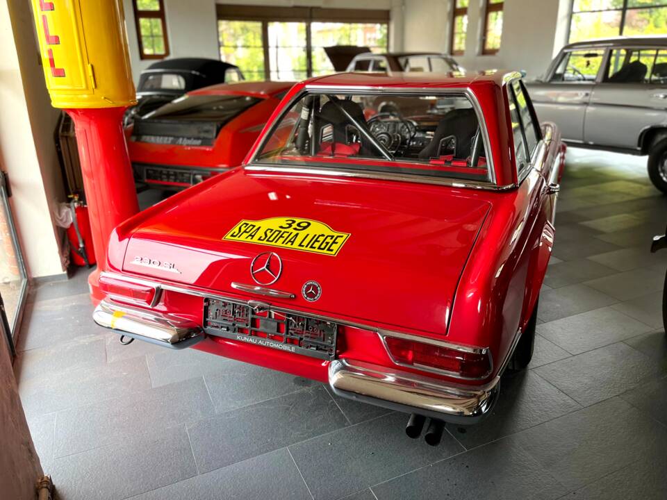 Afbeelding 15/29 van Mercedes-Benz 230 SL (1965)