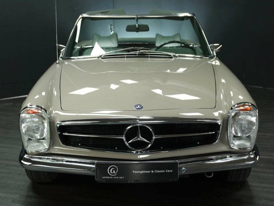 Image 9/50 de Mercedes-Benz 280 SL (1970)
