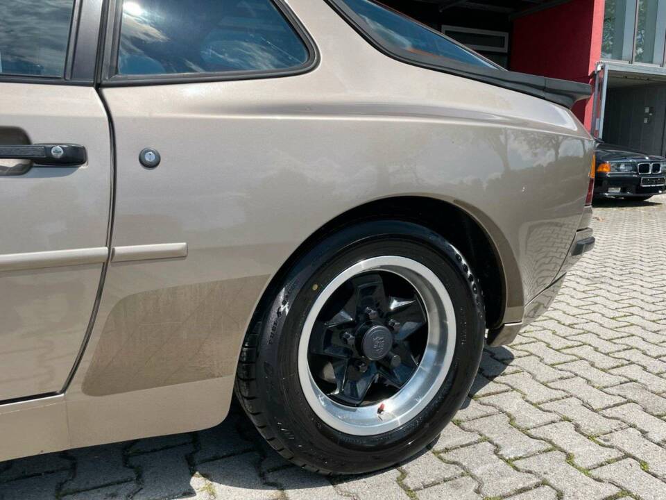 Bild 10/20 von Porsche 944 (1983)