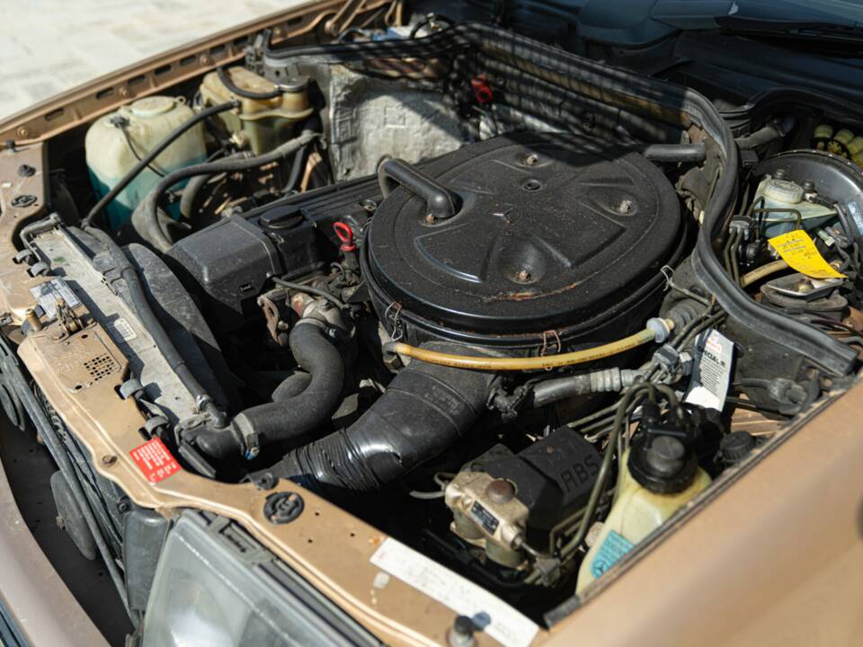 Image 46/46 de Mercedes-Benz 300 CE (1988)
