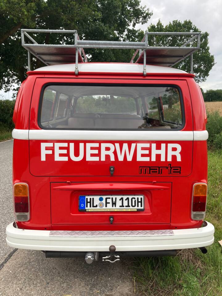 Image 7/25 of Volkswagen T2b minibus (1976)