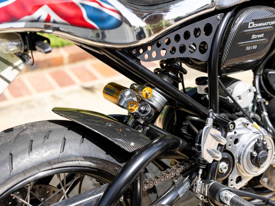Bild 23/39 von Norton Dominator SS (2018)
