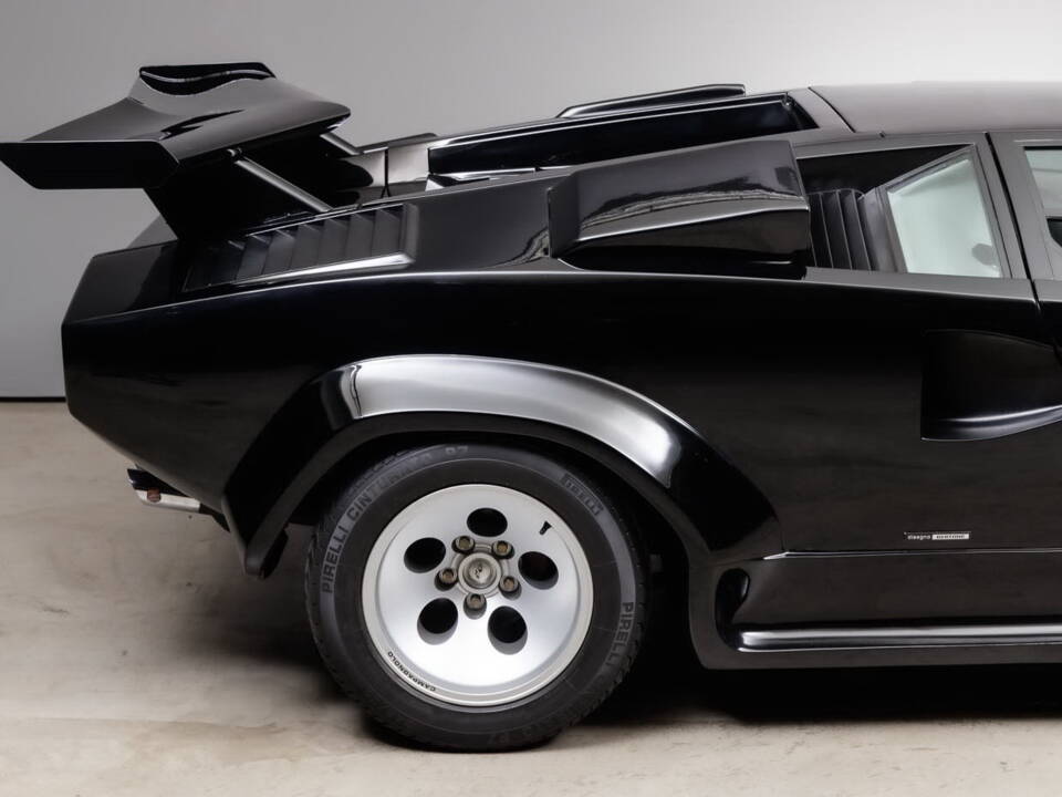 Image 20/50 of Lamborghini Countach LP 400 S (1982)