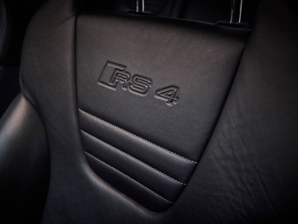 Image 85/95 of Audi RS4 Avant (2006)