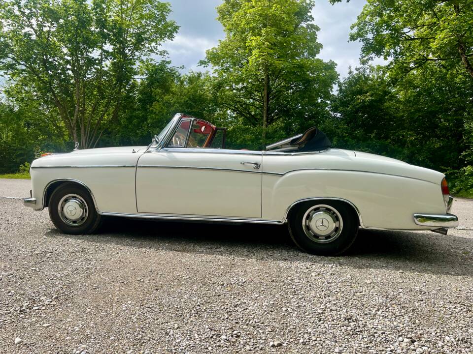 Image 3/55 of Mercedes-Benz 220 S Cabriolet (1957)