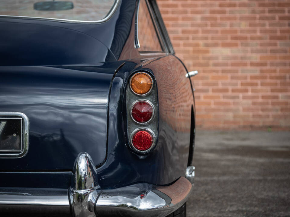 Image 12/72 de Aston Martin DB 4 (1962)