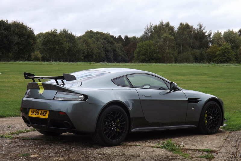 Image 31/39 de Aston Martin V8 Vantage AMR (2017)