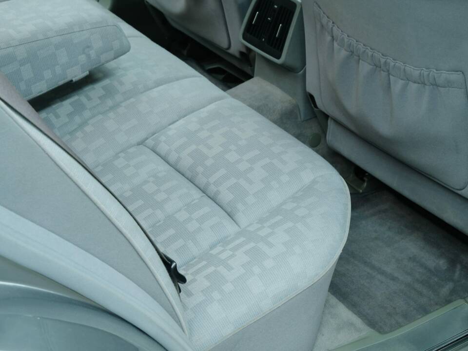 Bild 27/50 von Mercedes-Benz 300 SE (1992)