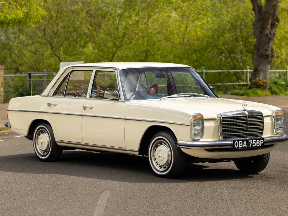 Bild 1/40 von Mercedes-Benz 230/4 (1976)