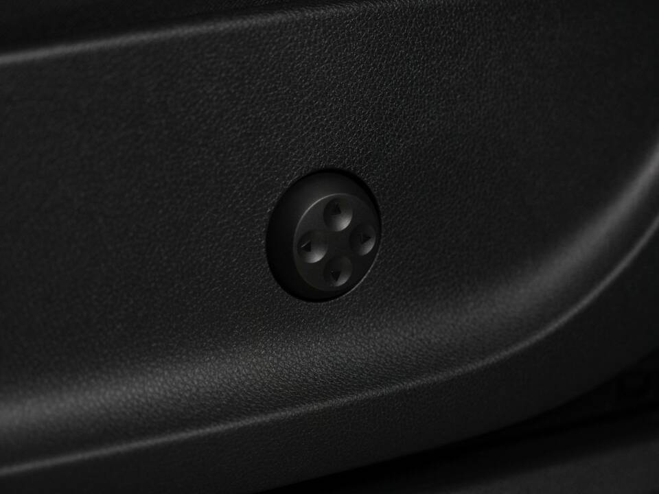 Image 41/50 de Mercedes-Benz V 300 d (2025)