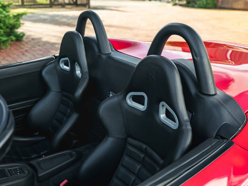 Imagen 9/25 de Ferrari 550 Barchetta (2001)