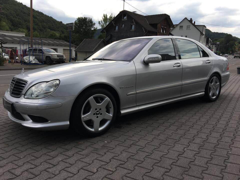 Immagine 2/38 di Mercedes-Benz S 55 AMG (2003)