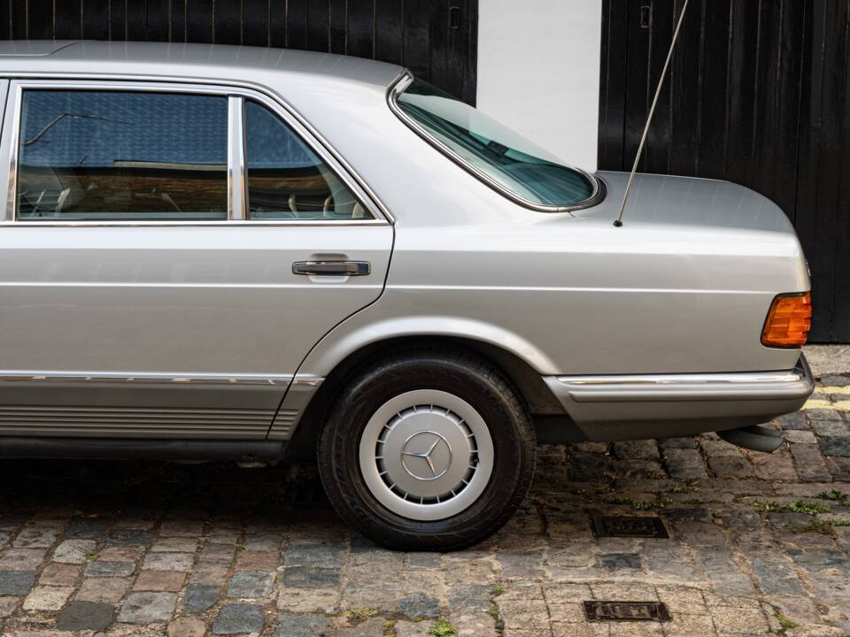 Bild 31/50 von Mercedes-Benz 500 SEL (1984)