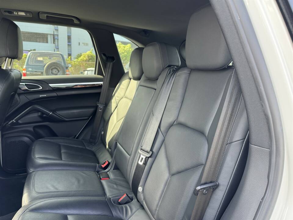 Bild 30/61 von Porsche Cayenne S (2010)