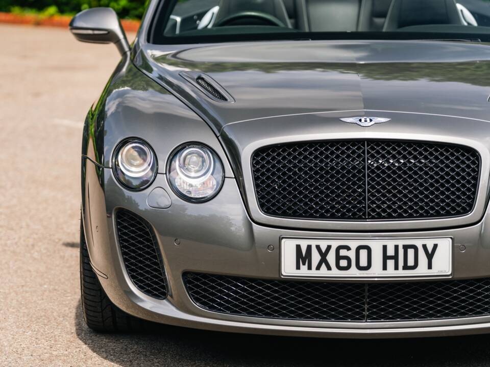 Immagine 25/50 di Bentley Continental GTC (2010)