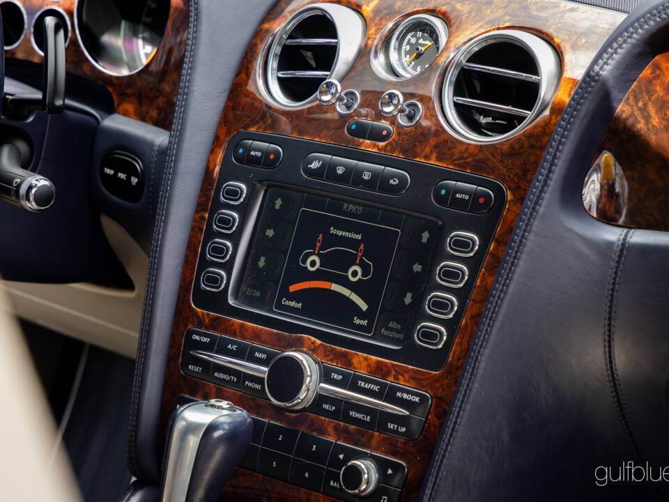 Image 48/75 of Bentley Continental GT (2004)