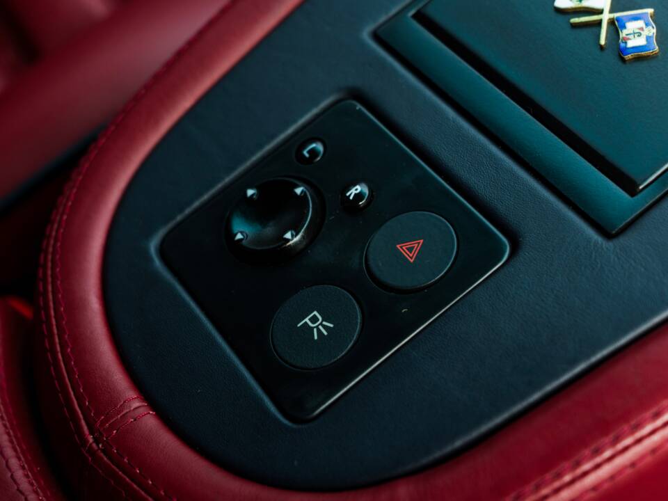 Bild 28/66 von Ferrari 550 Maranello (2000)