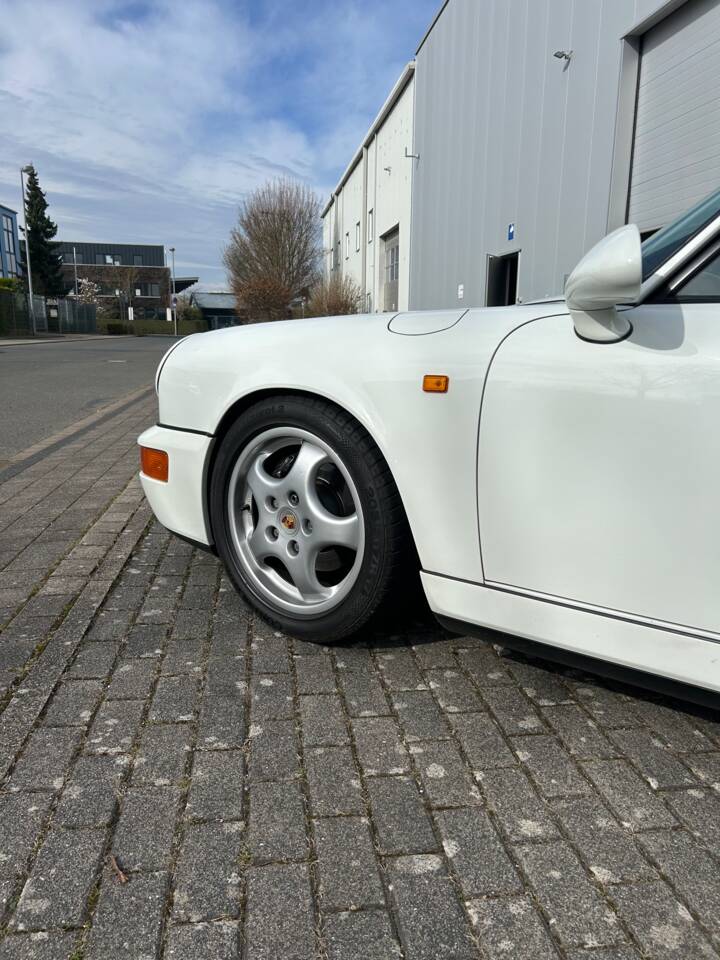 Image 3/46 of Porsche 911 Carrera 2 (1992)