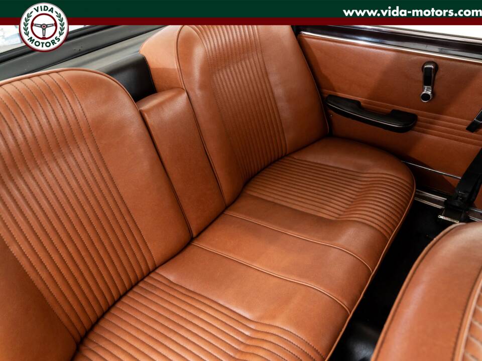 Image 13/15 of Alfa Romeo Giulia Super 1.3 (1972)