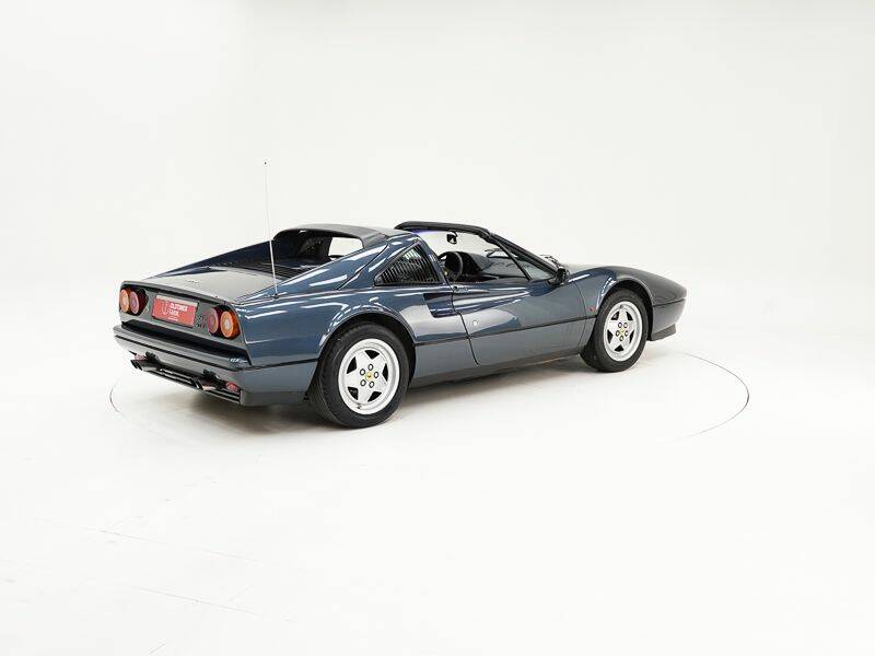 Image 2/15 de Ferrari 328 GTS (1988)