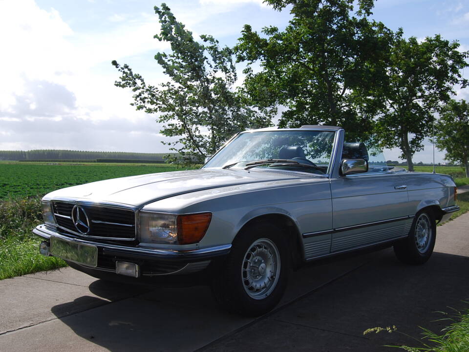 Image 25/96 de Mercedes-Benz 280 SL (1982)