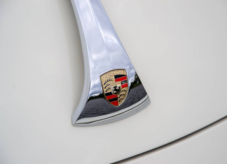 Image 24/39 de Porsche 356 B Carrera 2/2000 GS (1963)