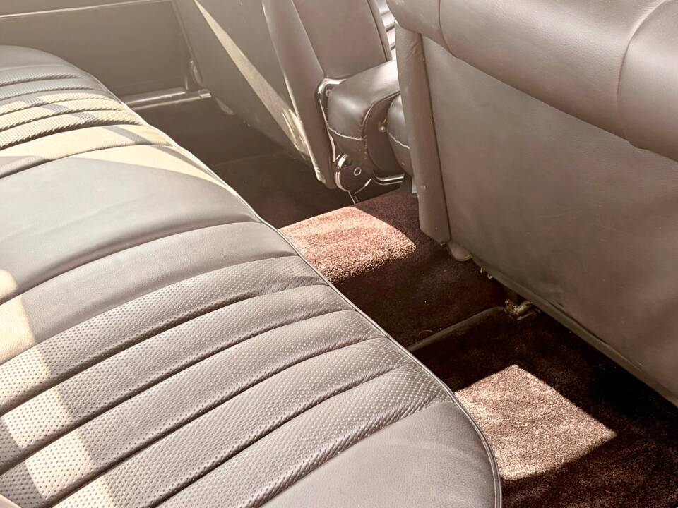 Bild 15/17 von Mercedes-Benz 300 SEL 6.3 (1971)