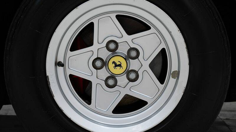 Image 11/15 of Ferrari 308 GTS Quattrovalvole (1983)