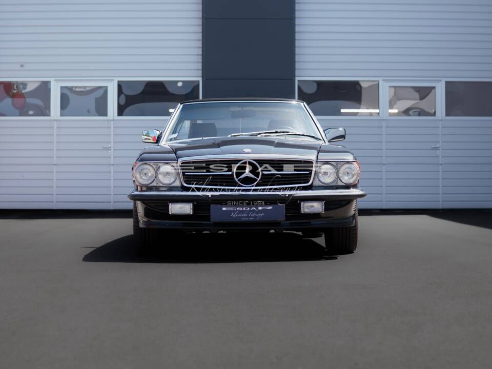 Image 29/29 of Mercedes-Benz 560 SL (1987)