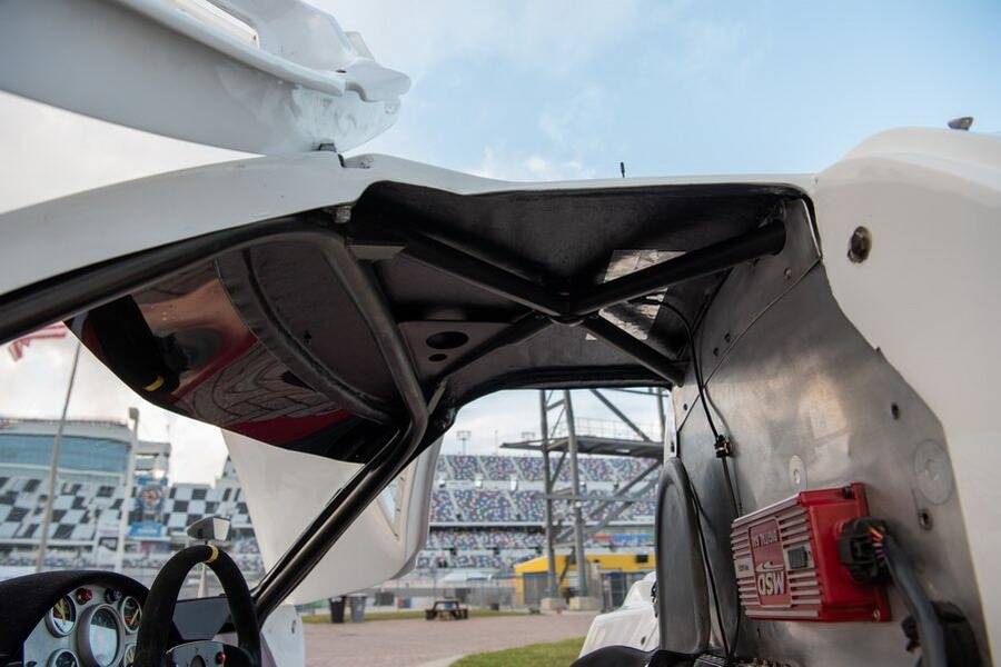 Image 21/28 of Lola T711 (1984)