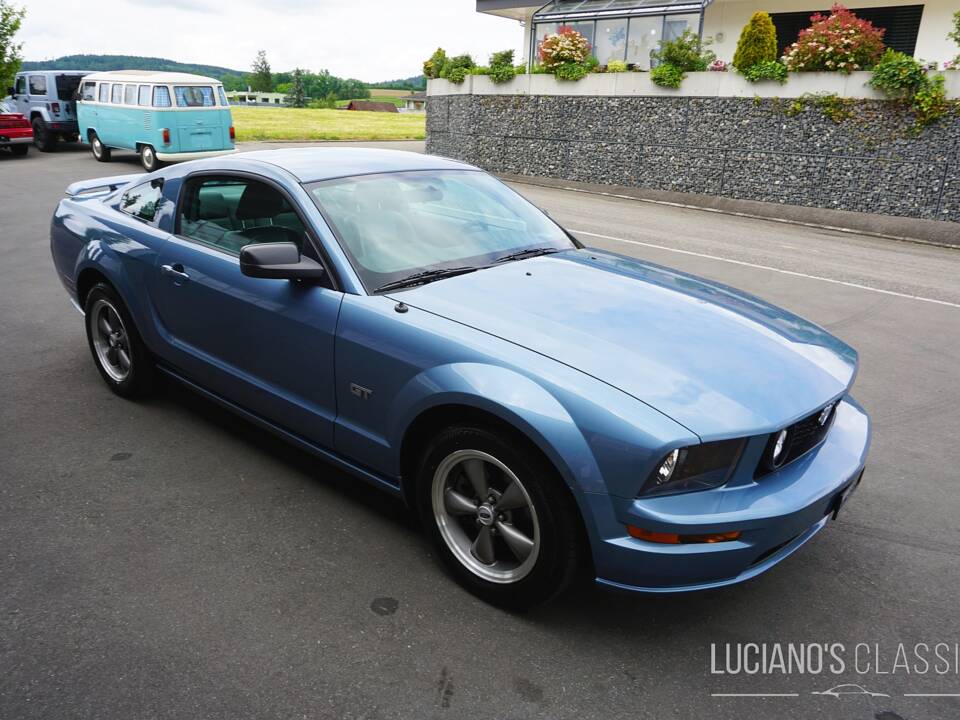Bild 12/63 von Ford Mustang GT (2005)