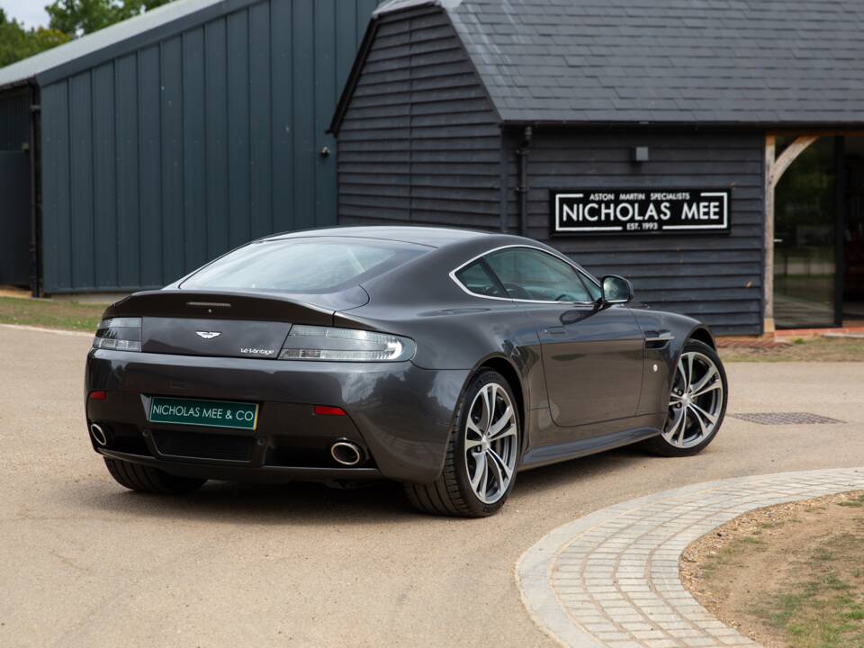 Bild 76/79 von Aston Martin V12 Vantage (2011)