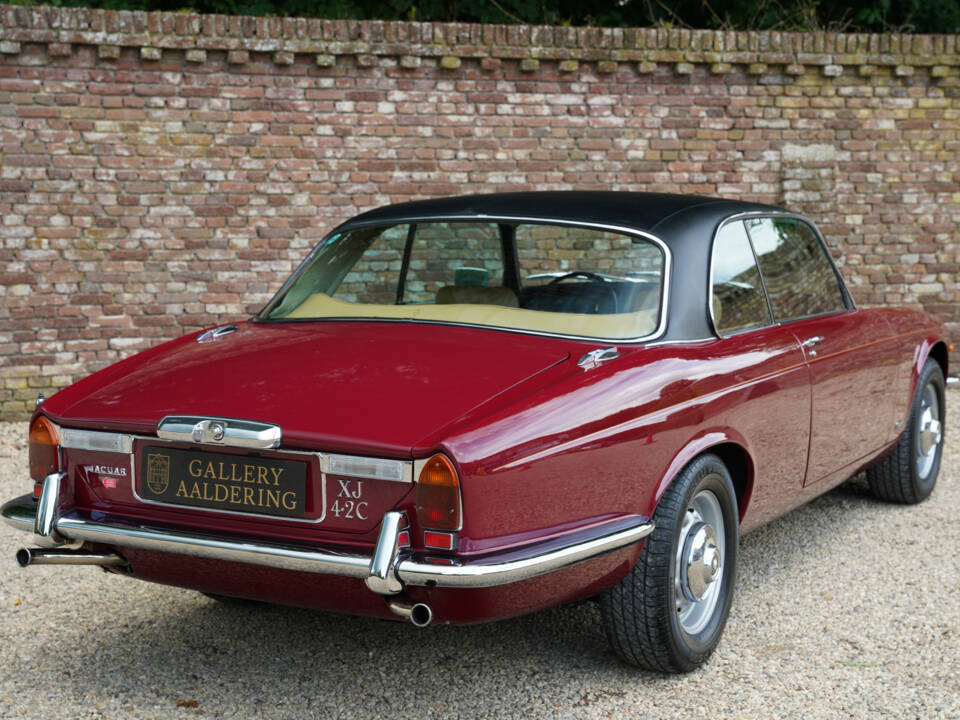 Bild 28/50 von Jaguar XJ 6 L 4.2 (1977)