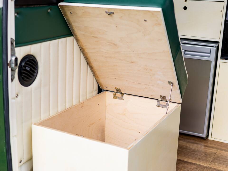 Image 41/50 of Volkswagen T2 Brasil Camper (1972)