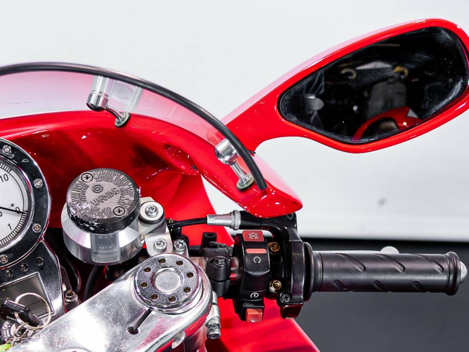 Bild 32/46 von Ducati DUMMY (2002)