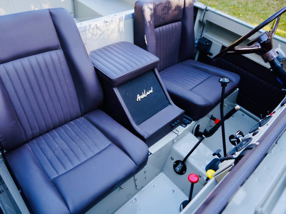 Bild 57/100 von Land Rover 88 (1968)